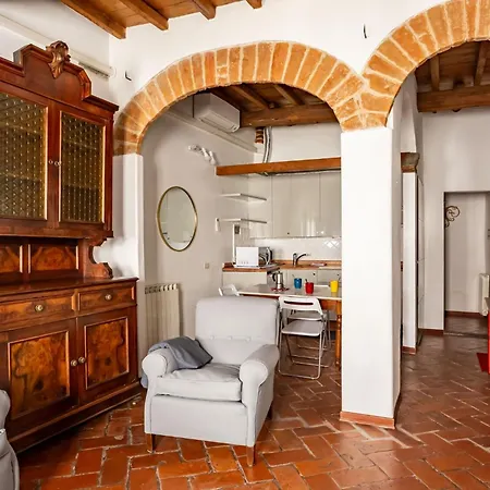 Guesthost - Archi Di San Frediano Lovely Appartement
